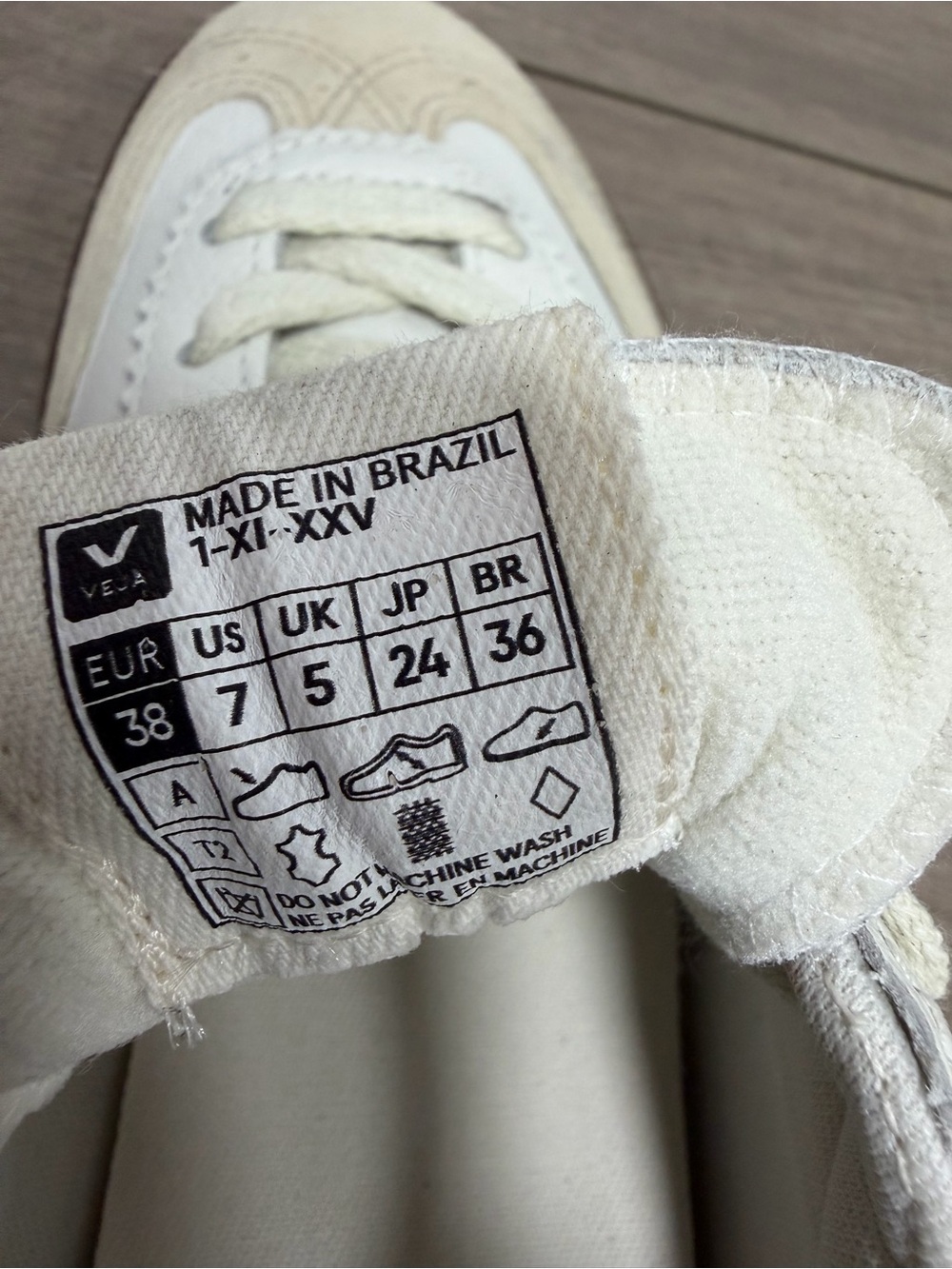 Used women Veja Volley Leather Sneakers size 7 - Picture 9 of 10